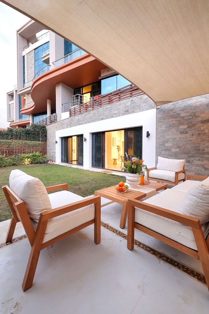 Vesta - Luxury APT - 3BR - La Mirada