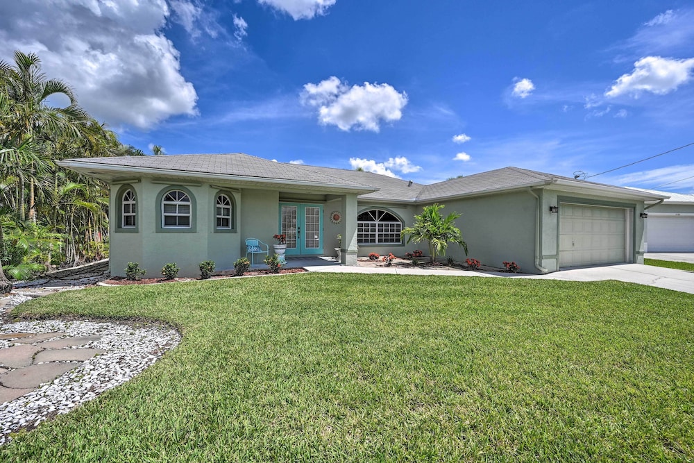 Dog-friendly Escape w/ Dock & Kayaks in Cape Coral