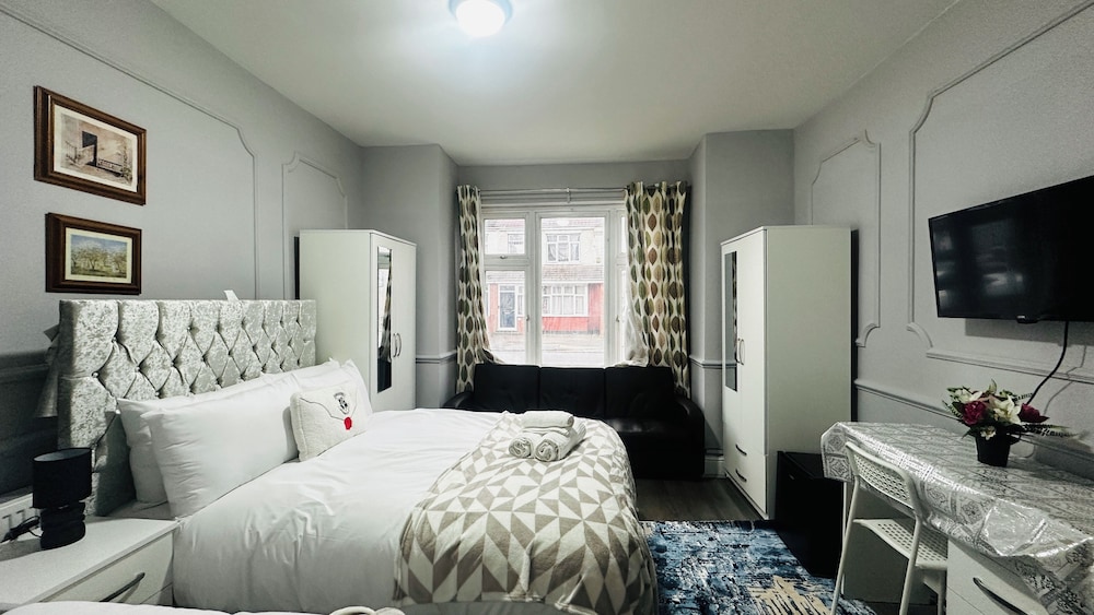 Heathrow roomzzzz B&B