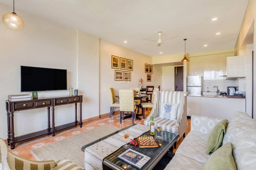 Serene Candolim 2bhk With Infinity Pool