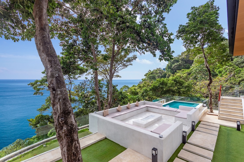The Aquila Villa