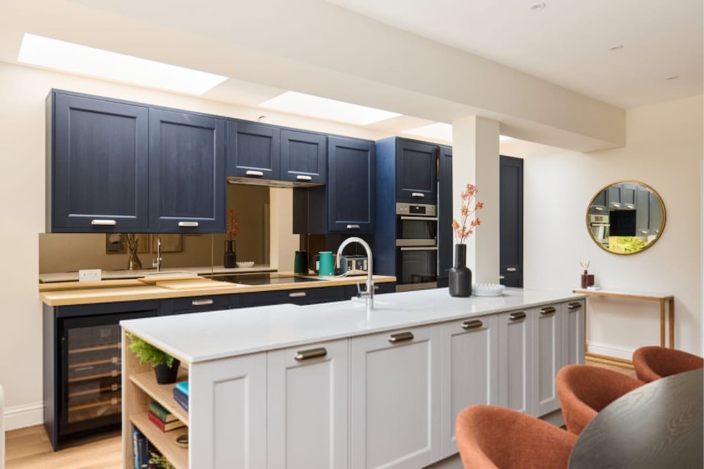 The Brondesbury Park - Sparkling 3bdr Flat With Garden