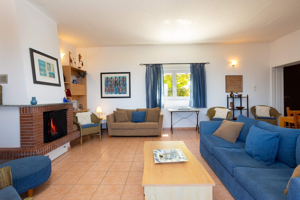 Agrilos Seafront Serenity - Waterfront Oasis