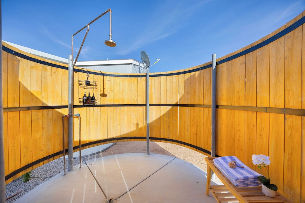 Pool, Spa, Pickleball & Piano Near Pioneertown Harmony House by Avantstay