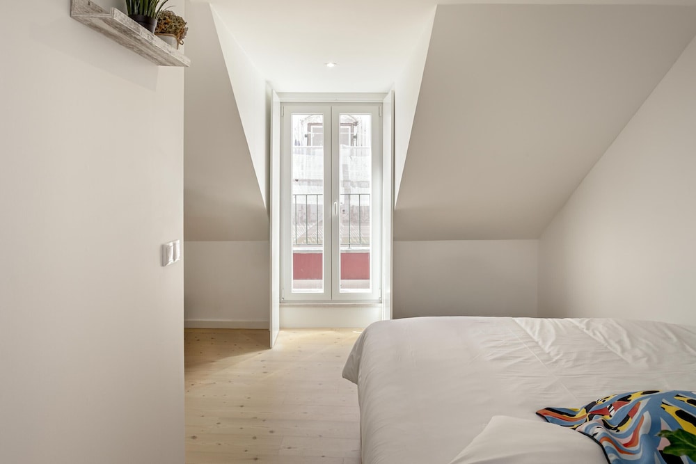 Downtown Modern Apartments With Balcony by Homing