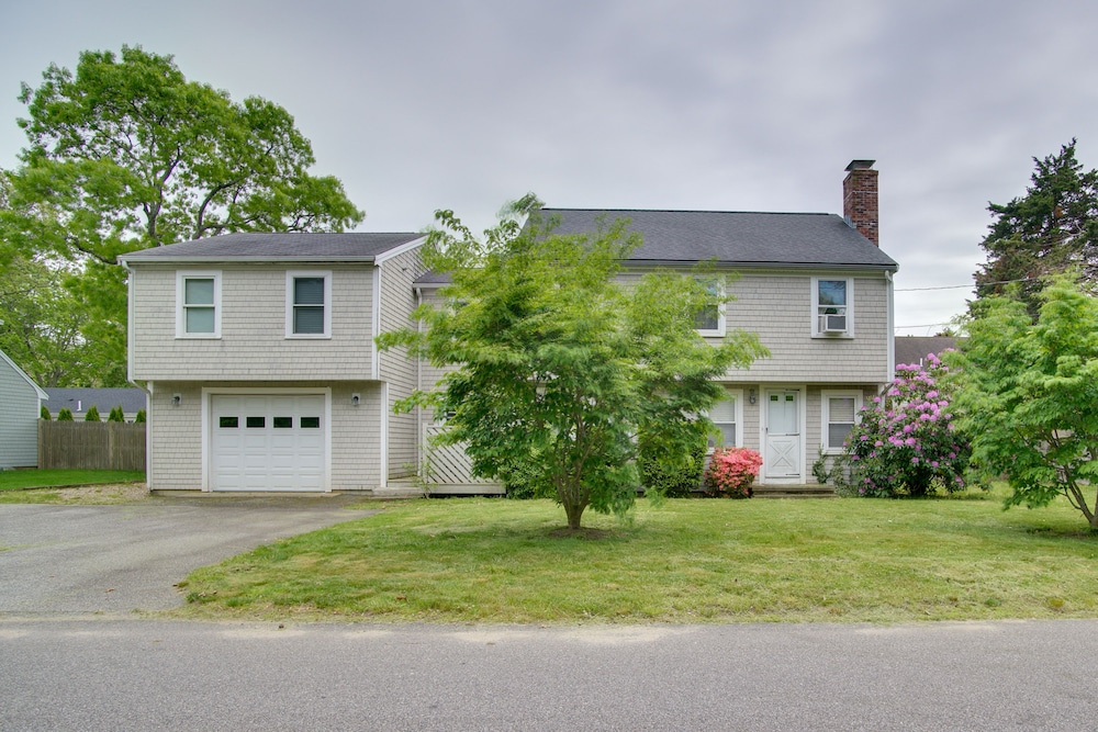 < 1 Mi to Beach: Family-friendly Falmouth Home! view 2