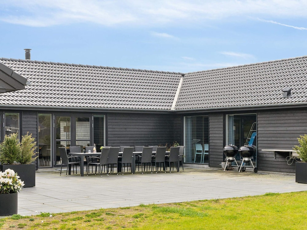 5 Star Holiday Home in Norre Nebel