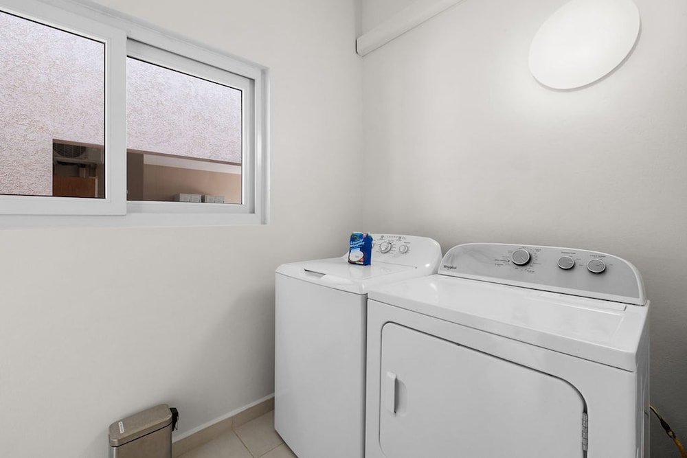 Central 4br3ba Villa w Ocean Views Private Pool