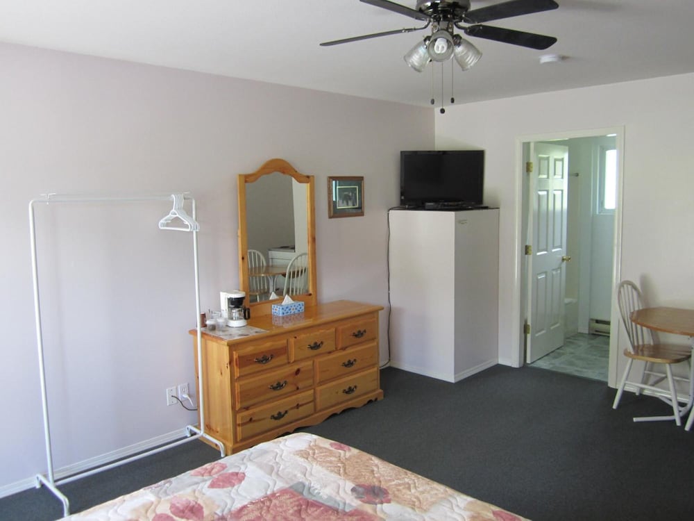 Mountain Springs Motel & RV Park