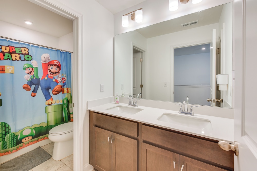 2 Mi to Historic Dtwn Belmont: Family Gem w/ Patio