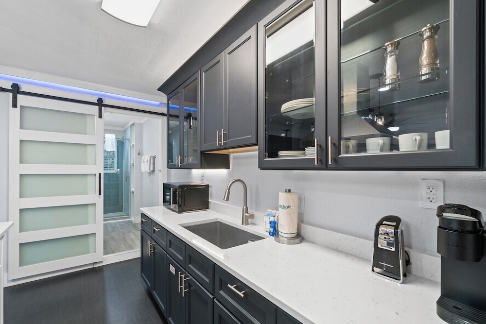 Splash Pad by Book That Condo view 4