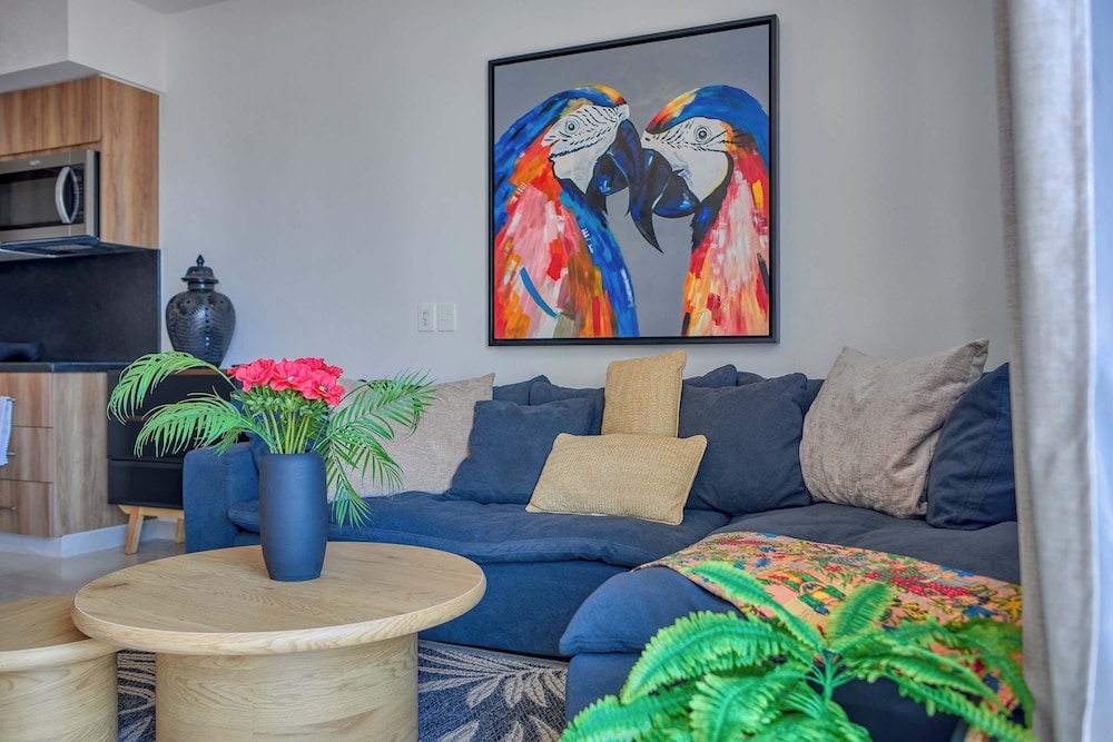 Cozy 1Br Apt - Pool - Gym - 2 Min to the Beach