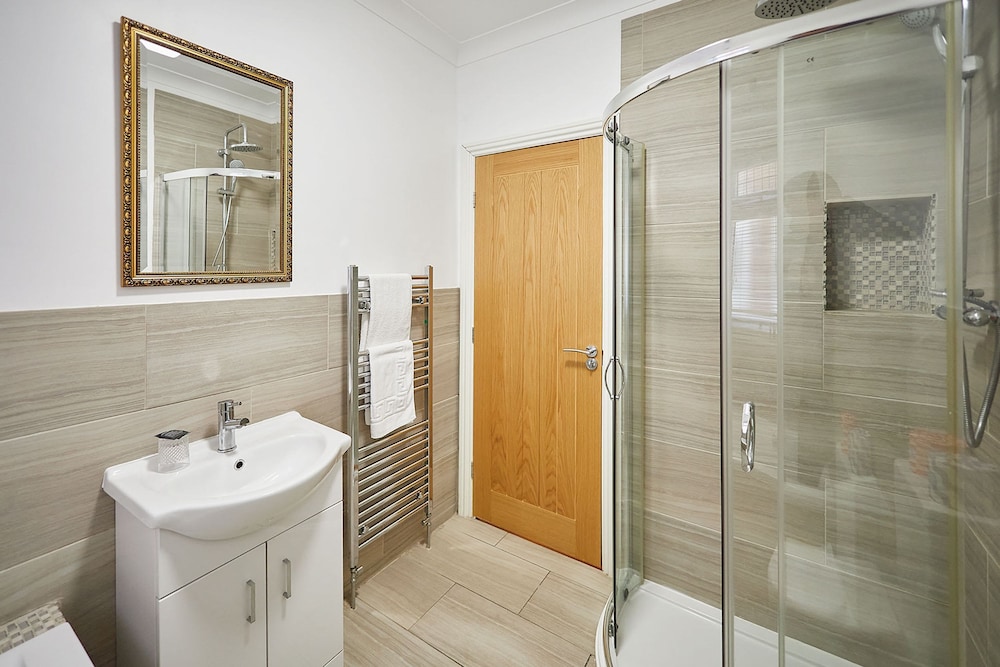 Host Stay Wardman Crescent