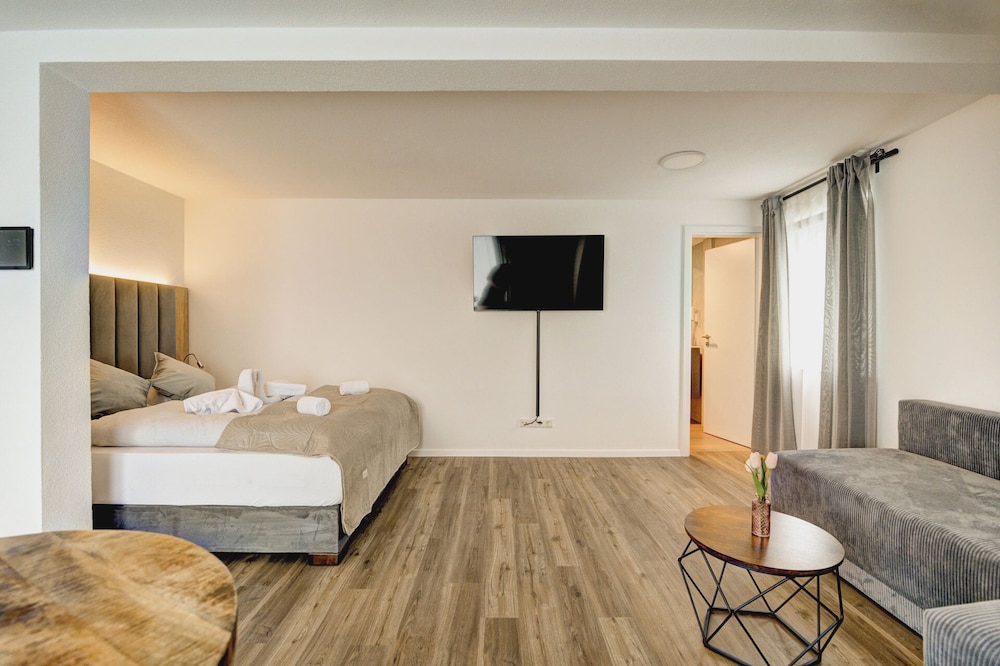 MK Apartments
