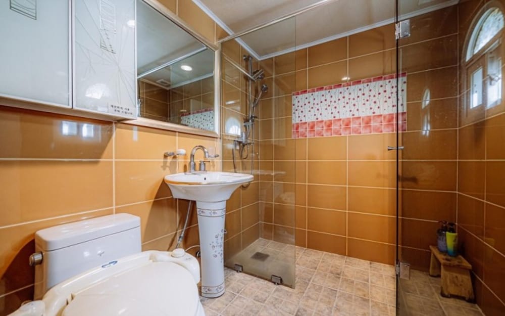 Gapyeong Haetrak Pool Villa Pension view 3