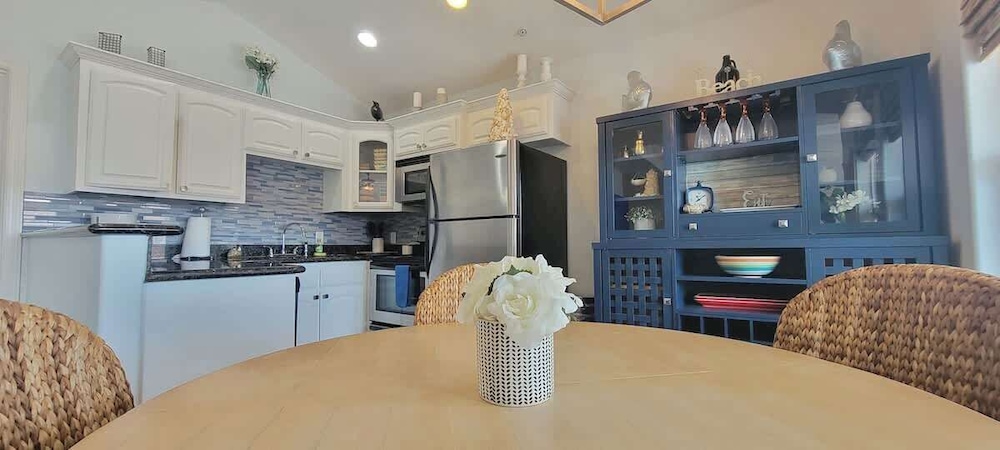 3rd Flr Beachview Luxe - Elevator - Pool - BBQ