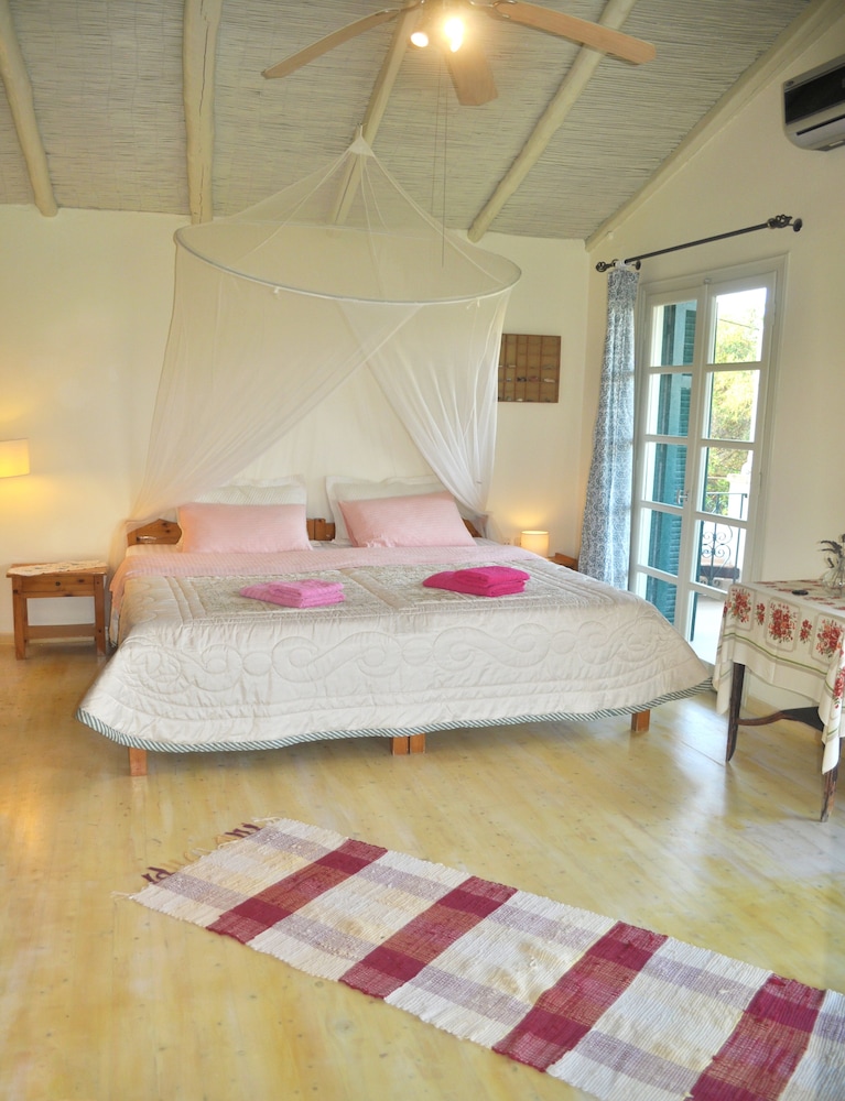 House Lemoni, Apartment A With Terrace and Balcony - Pelekas, Corfu view 3