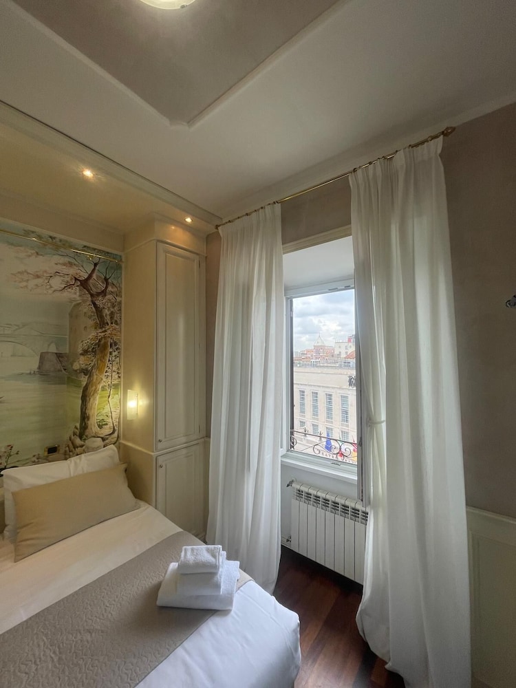 Dama Opera Elegantia Rooms