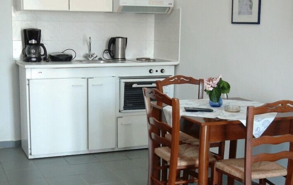 Erato Apartments