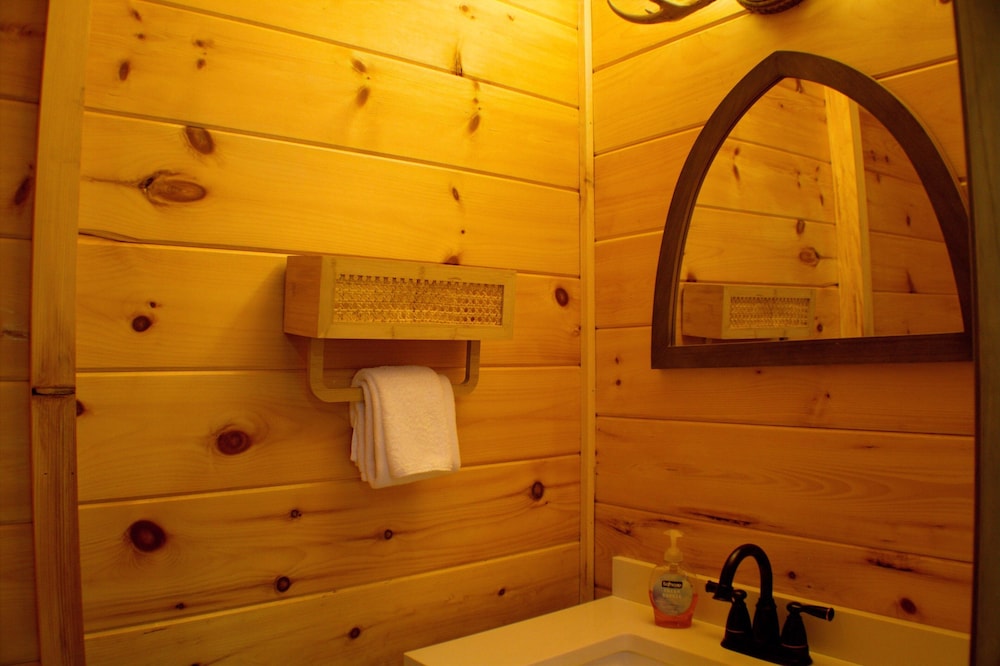 Vixen Run 4 Bedroom Cabin