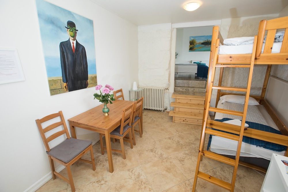 Central Guesthouse Reykjavik