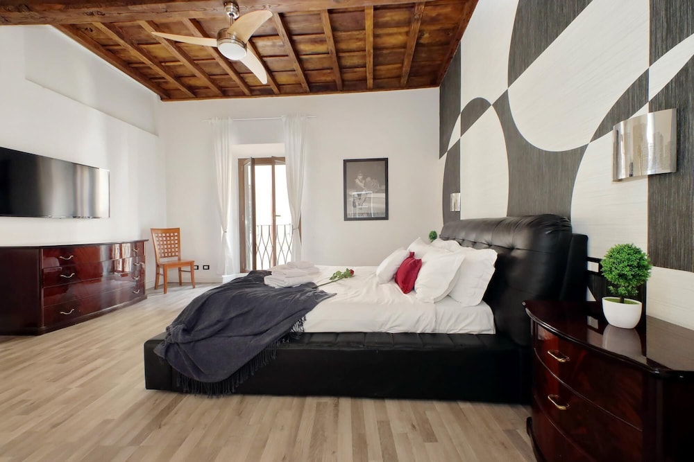 Luxury Navona Apartment