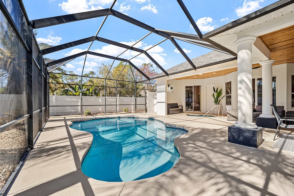 Luxury Retreat With Pool in Palm Coast