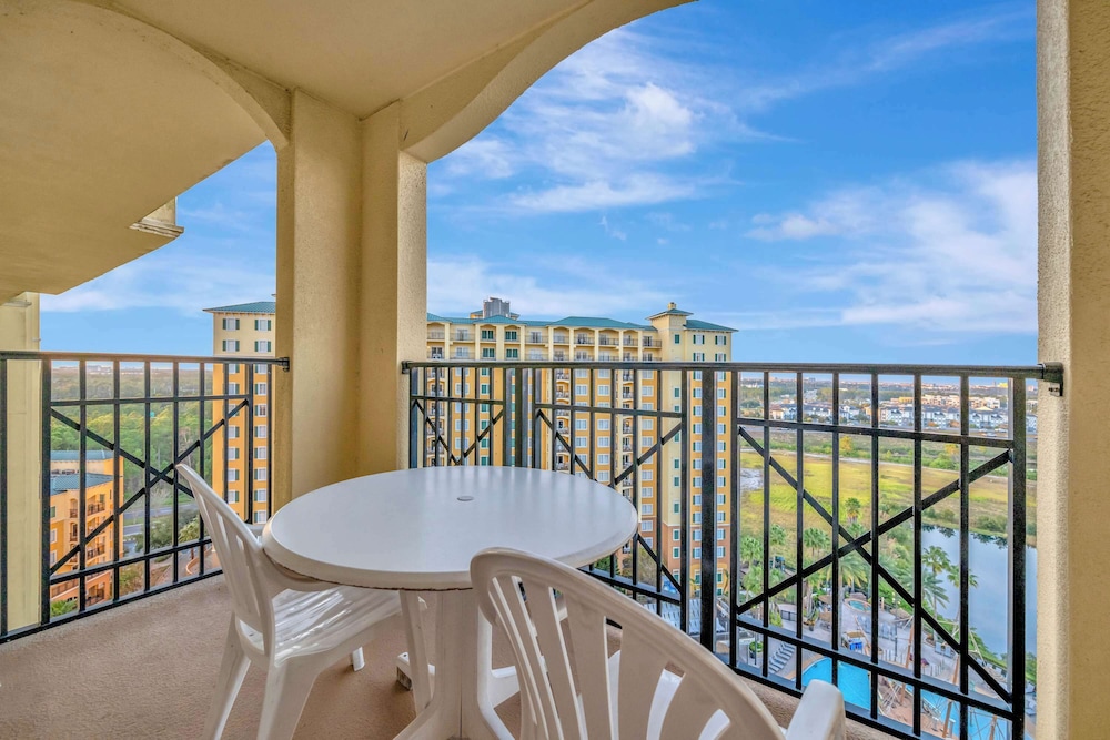 2BR Fireworks View With Pool Spa 5 Minutes to Disney