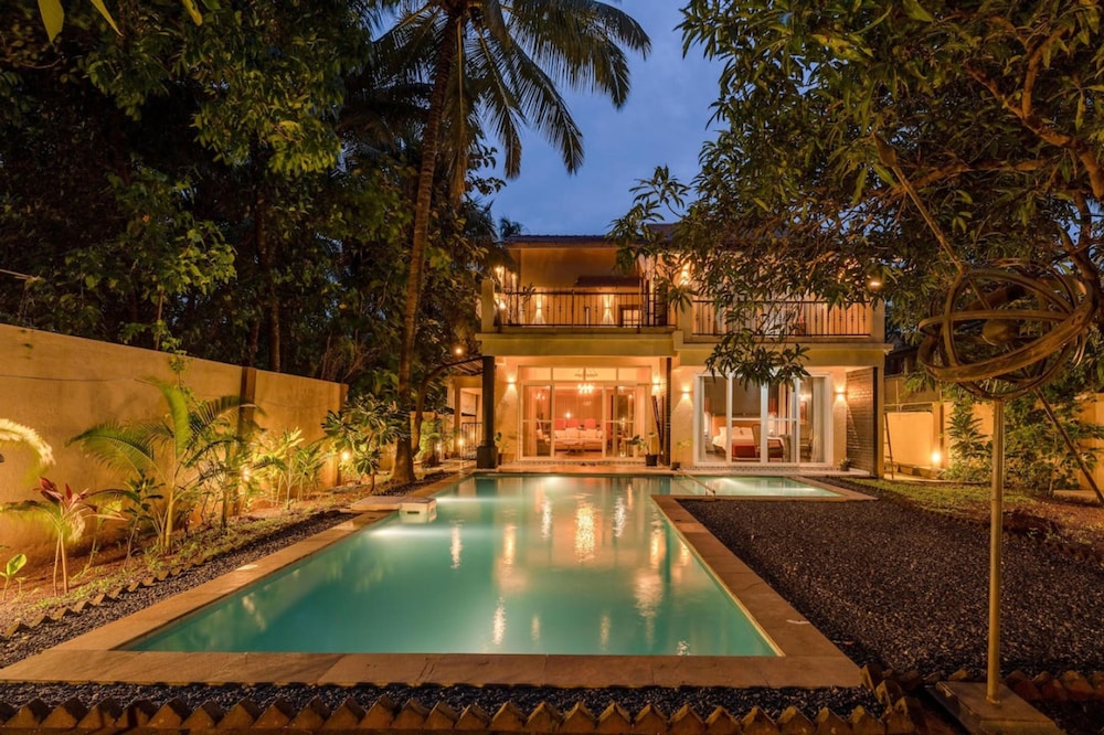 4BR w Pool in Morjim - Villa Corsa by Hireavilla