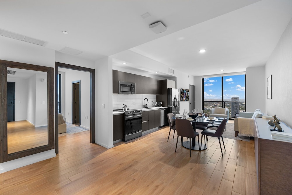 Stylish Downtown Miami Condo with Views