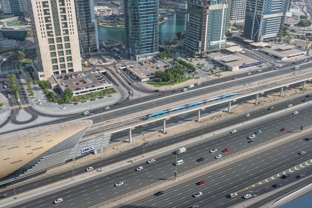 Dubai Marina - Stunning Huge 4 Bedroom Apts Near JBR - Gym - Pool - Parking by Sojo Stay