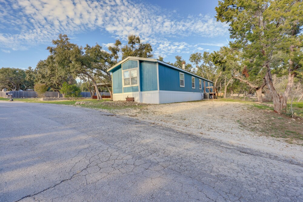 Pet-friendly Canyon Lake Home ~ 3 Mi to Water! view 4