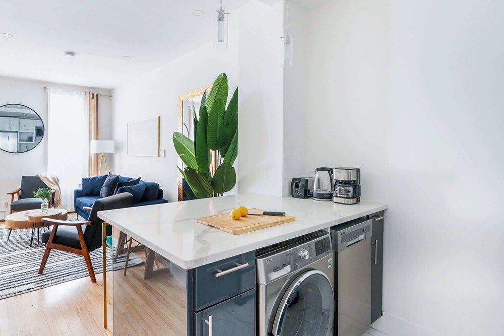 1597 New York Apt