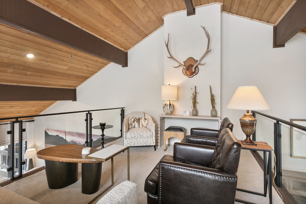 105 - Three Bedroom with Spa Ridgepoint 3 Condo