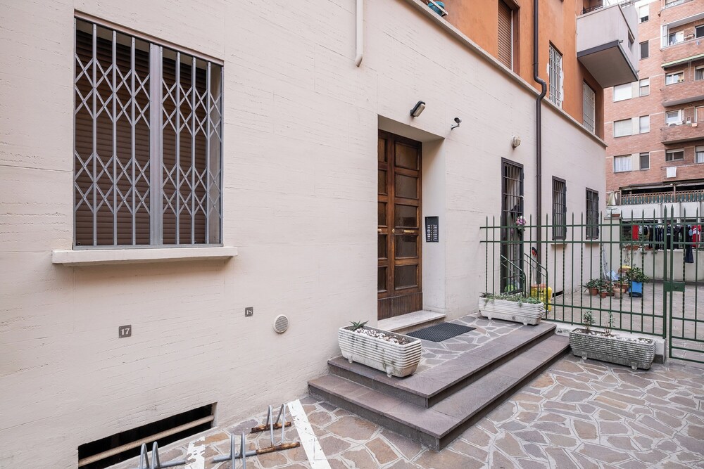 Porta Mascarella Apartment