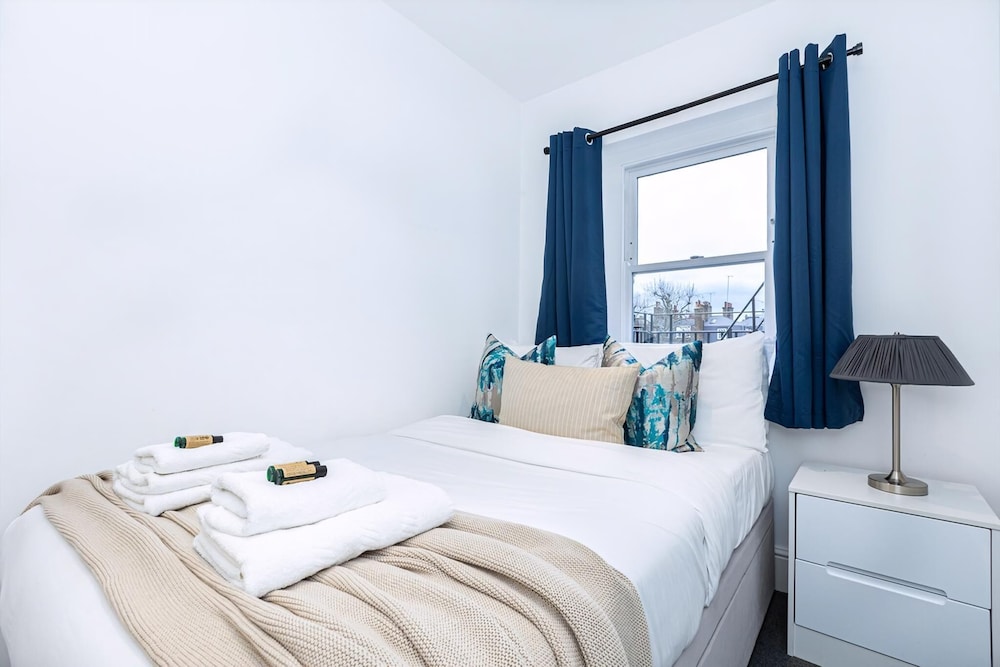 Elegant Three-bed Marylebone Flat Near Oxford Circus!