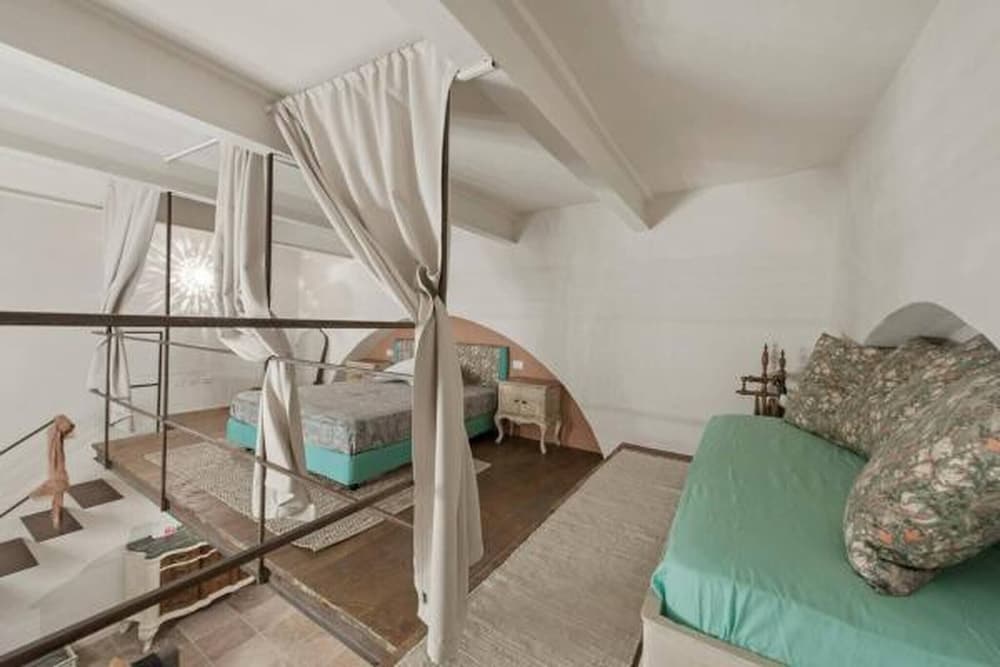 Shabby Loft In Colosseum