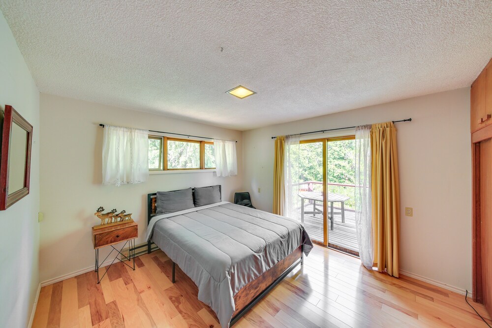 Sandpoint Vacations - 12 Mi to Schweitzer: Spacious Home w/ Deck! - Property Image 29