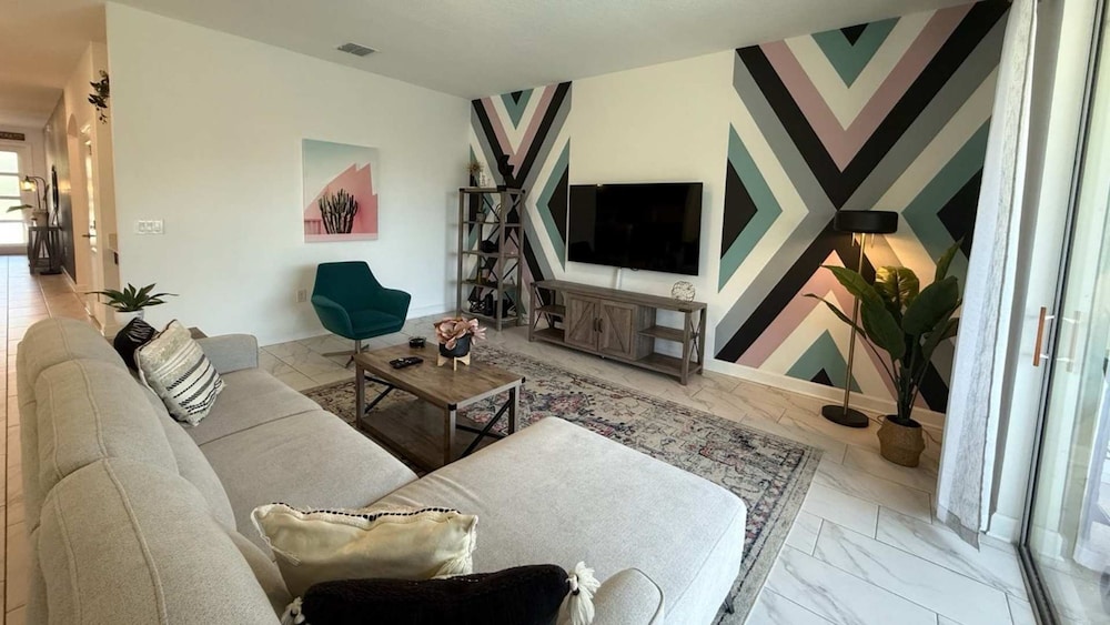 Upstay Championsgate Home w Pool BBQ Game Room
