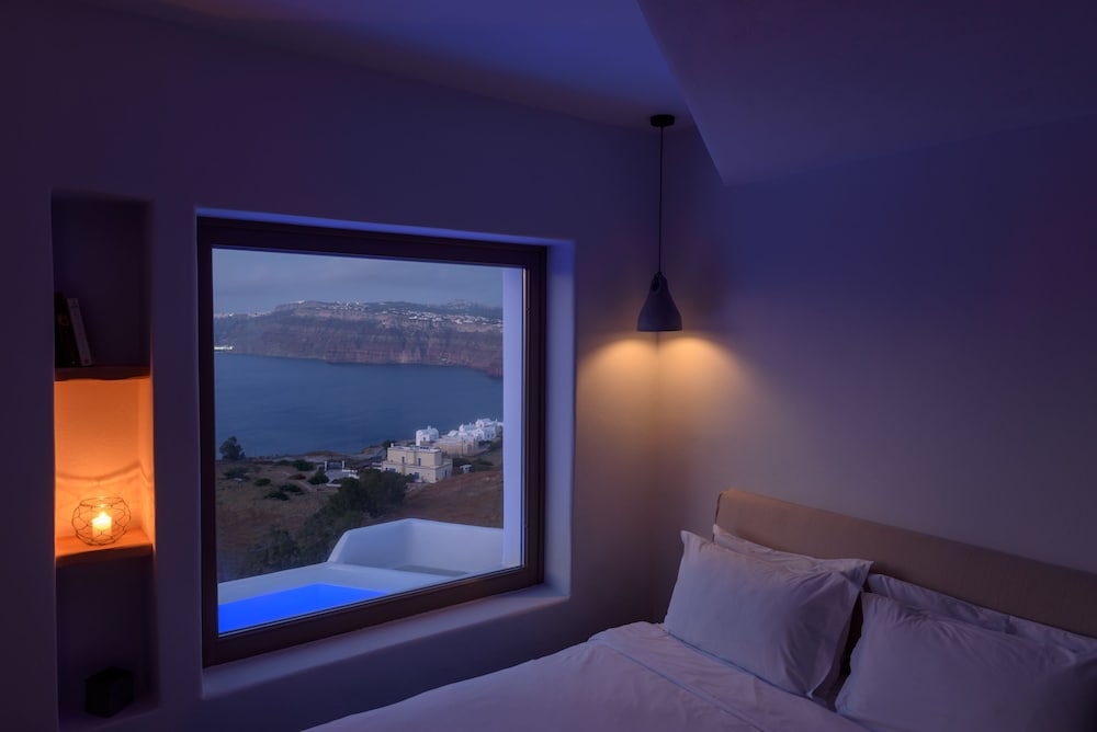 Earino Suites & Villas
