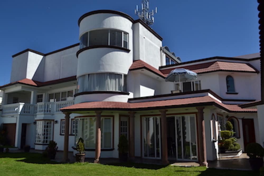 La Aurora Hotel like Home