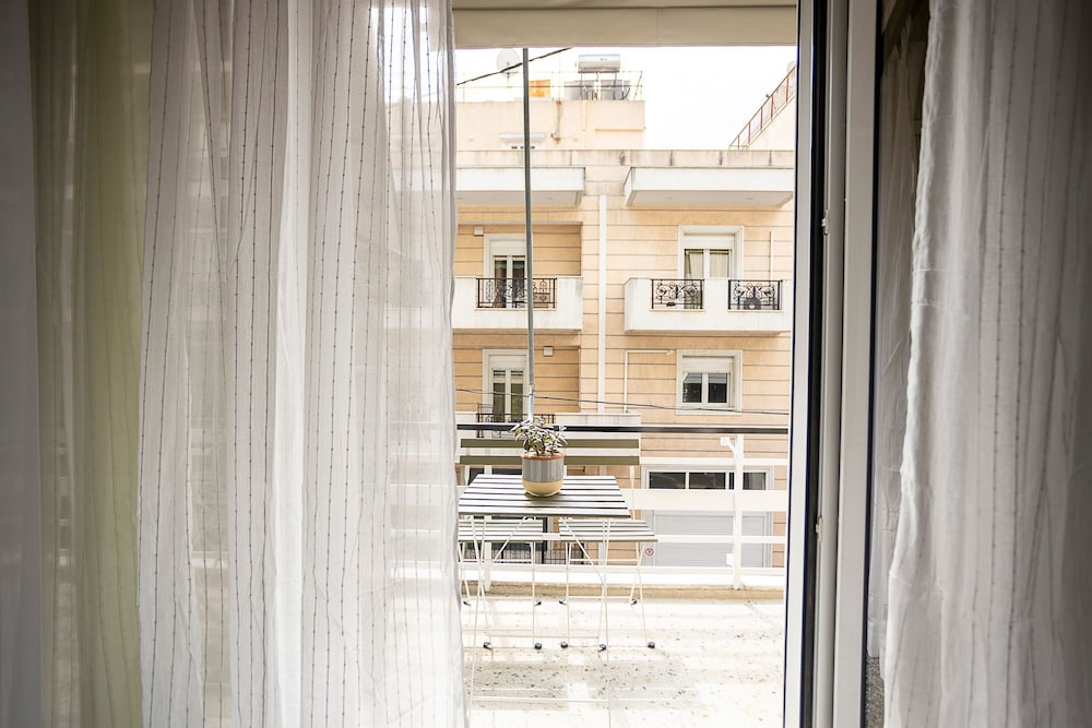 Spacious 2-bedroom Retreat in the Heart of Athens