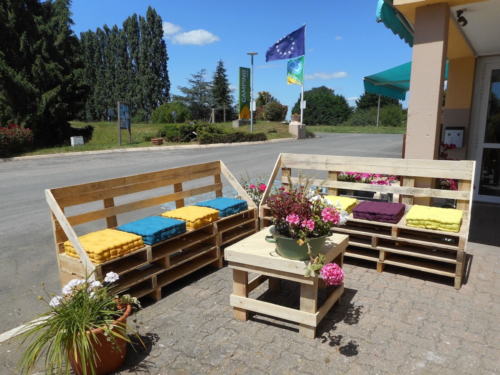 Camping Le Jardin De Sully view 2