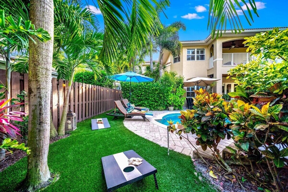 5 Bedroom Luxury Home, Minutes to Las Olas, Shops & Beach