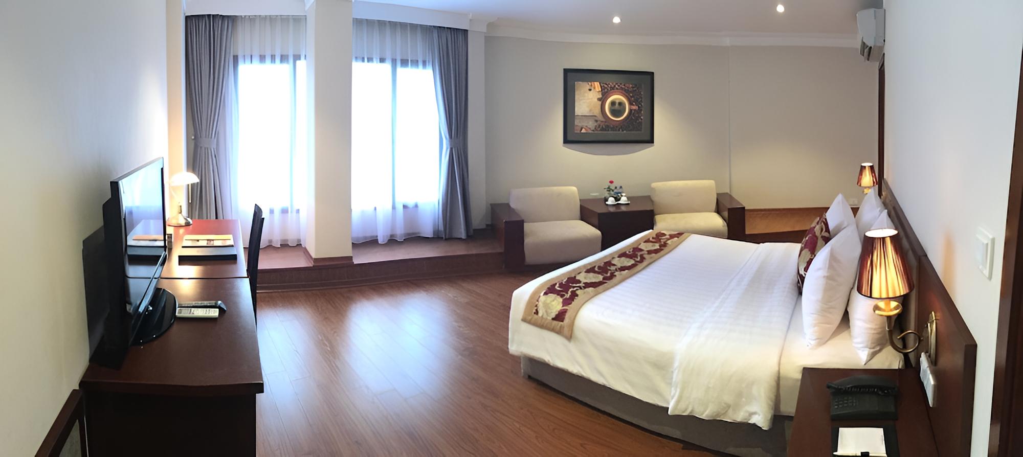 Mon Regency Hotel