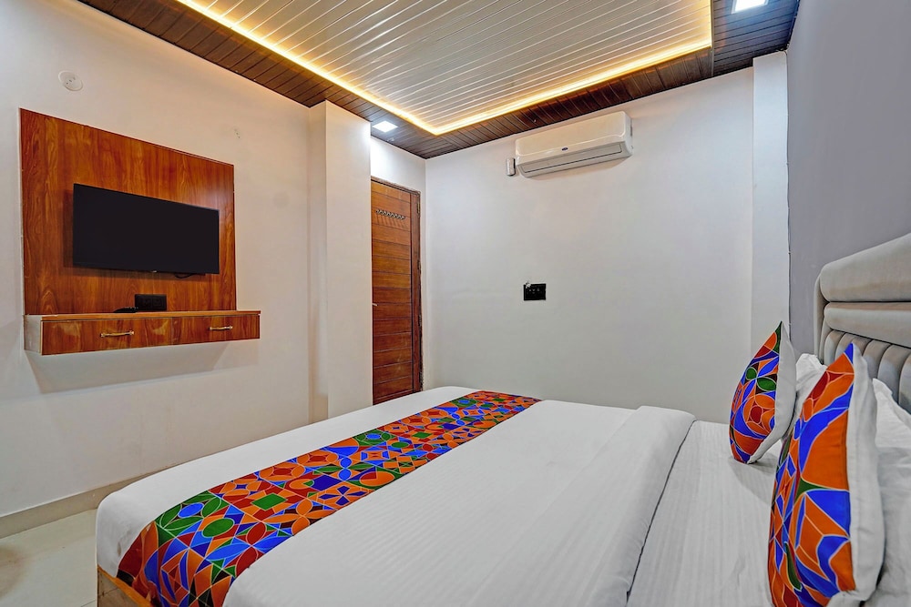 Fabhotel Tuesday Suits 121