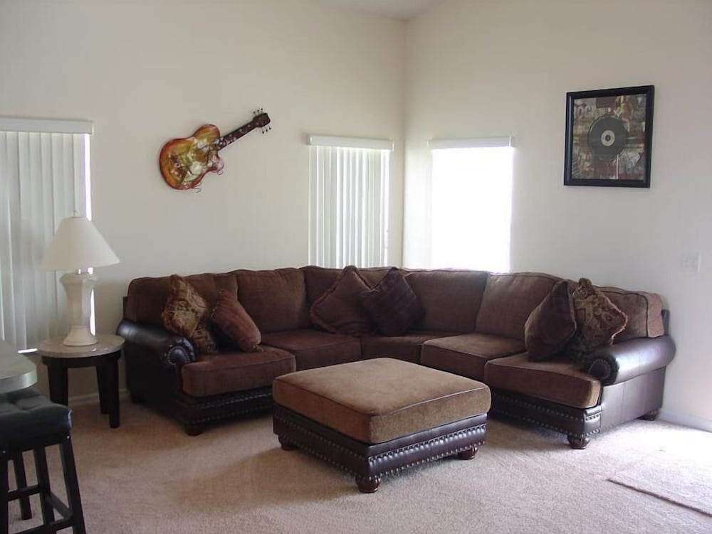 Ahr208 - Hampton Lakes - 5 Bed 3 Baths Villa view 2