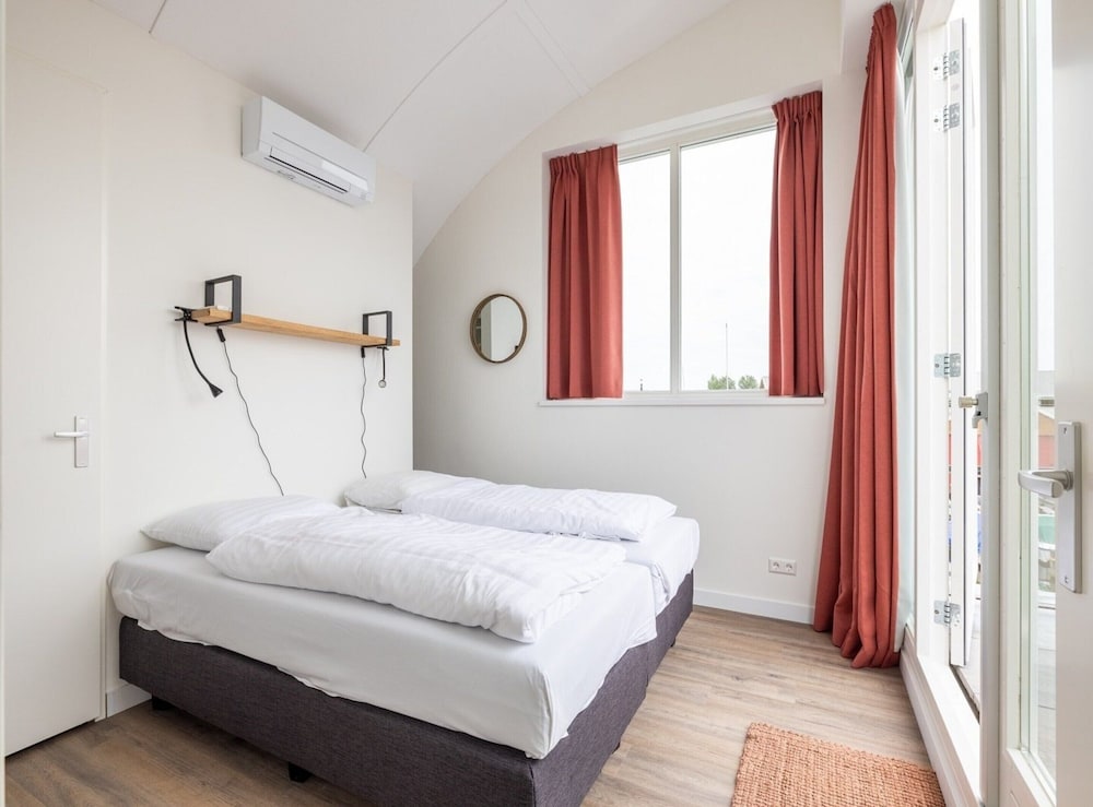Beautiful House With AC, in the Port of Uitgeest