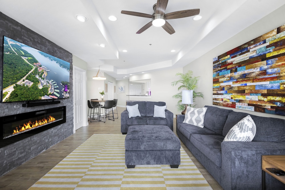 Emerald Bay Oasis Sleeps 6!