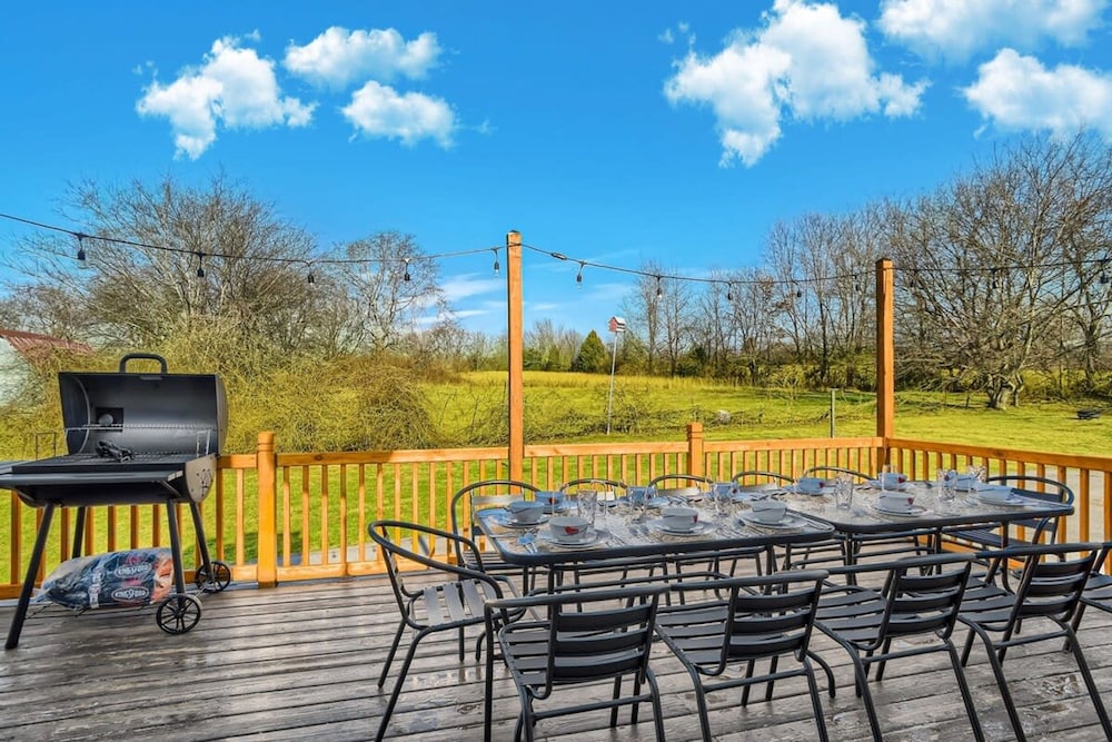 1 Country House Game Room BBQ Near Nashville TA